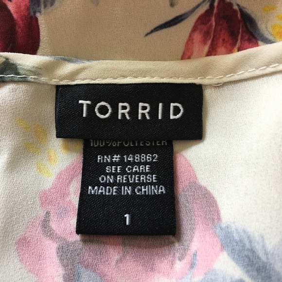 Torrid Cream Floral Relaxed Blouse Top - Picture 2 of 7